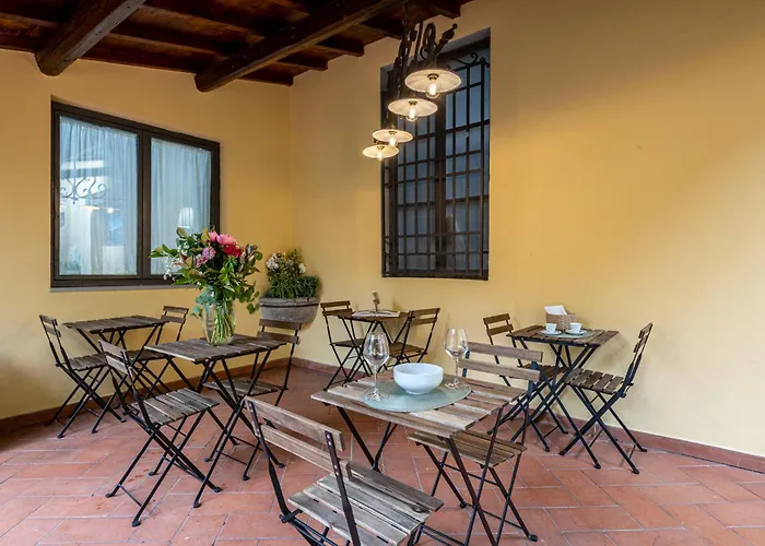 Апартаменты Cortile Santa Monaca *