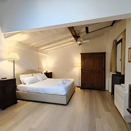 Cortile Santa Monaca Флоренция